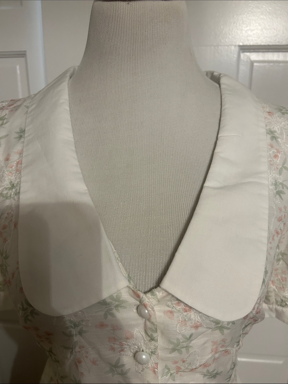 Mable Coquette Floral embroidered Puff-Sleeve Mini Dress w/ Peter Pan Collar. - Picture 2 of 12